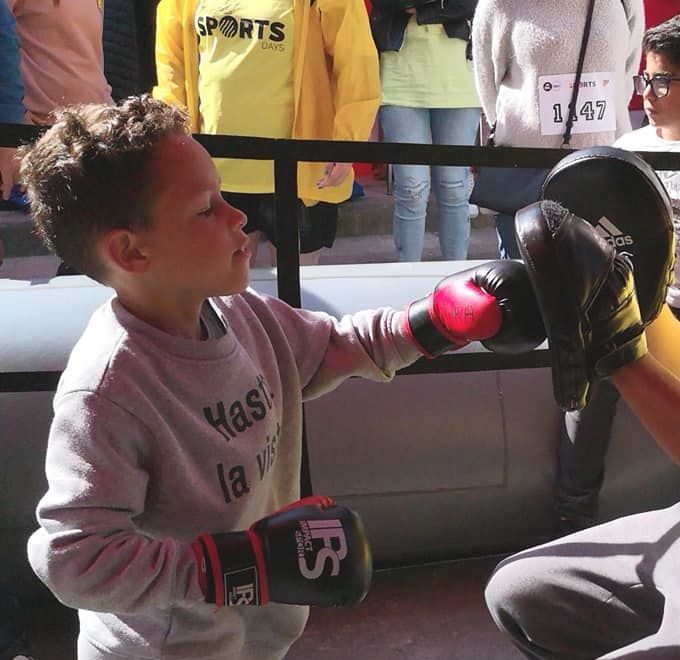 RACHID JAH Ex Champion du Monde en pieds points et Coach diplomé certifié en boxe éducative et psychomotricité adaptée à la boxe, de la fédération Française de Boxe