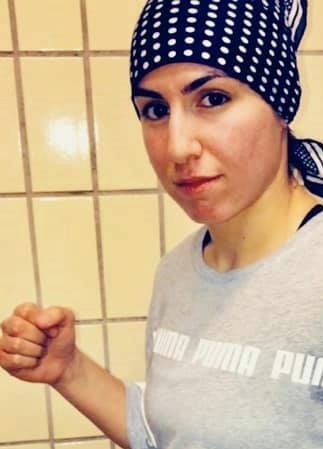 DJANA CANAN championne de Belgique pour les cours de femmes par une femme du matin.